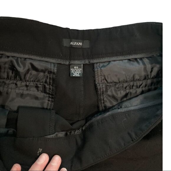 Alfani Business Pants, size 16s, very slim cut, good condition, classic work art - Picture 4 of 5